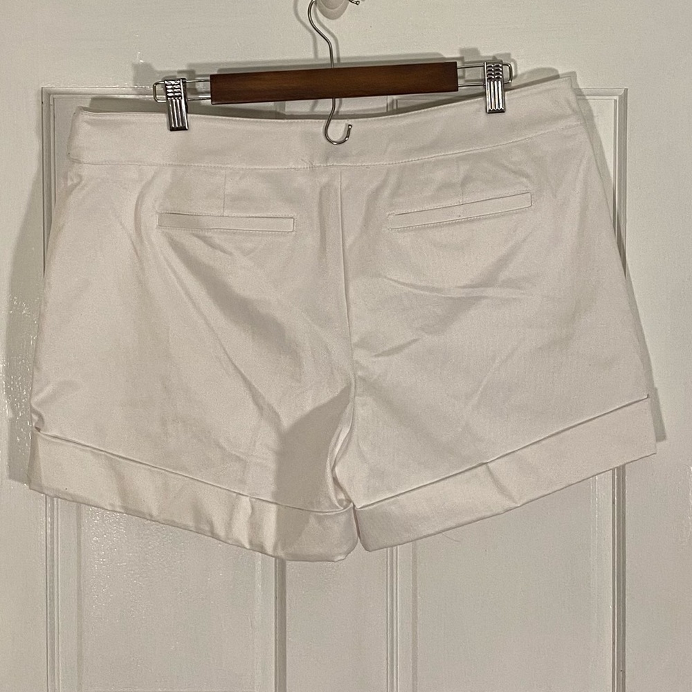 White shorts NWOT - Picture 2 of 3